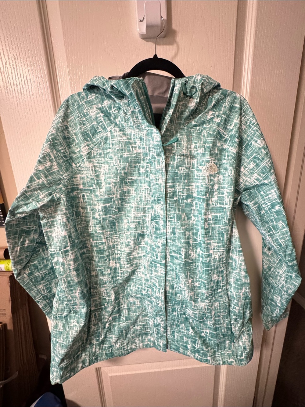 The North Face Women’s XL Green Abstract Pattern Rain Jacket / Windbreaker